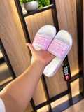 Sandalias Lemon Shoes blancas con letras rosadas